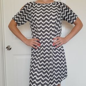 Gray and white chevron-like printed dress